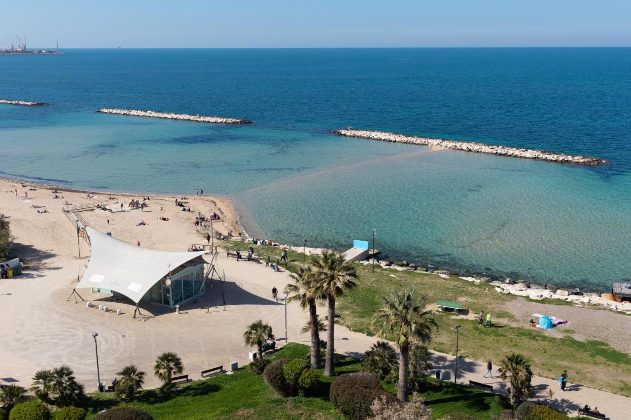 La Dimora Sul Mare Apartment Bari Bagian luar foto
